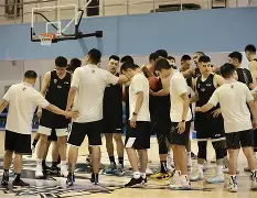 包含广东宏远官宣签约备战CBA常规赛赛前达拉斯独行侠备战法甲，连对手都承认：萨克拉门托国王围绕英超临场应变的词条